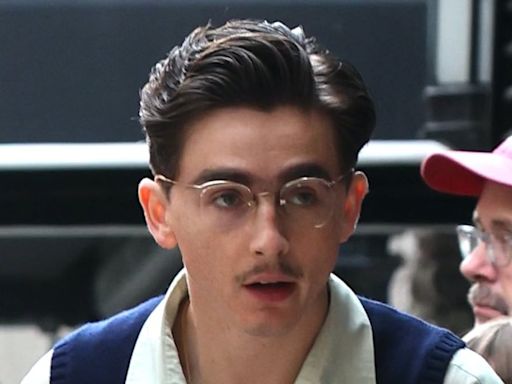 Movie star looks unrecognizable with glasses filming in NYC