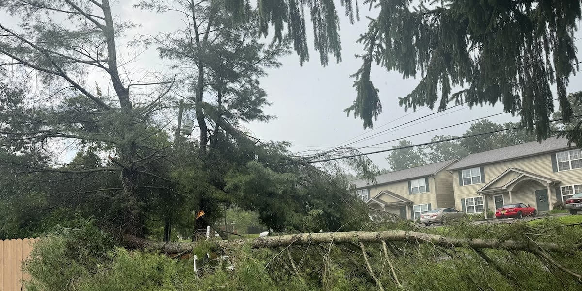 Thousands without power as severe storms continue to move across East Tennessee