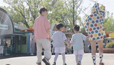 蔡阿嘎撇紛擾離台⋯機上收暖心空少小紙條 二伯再揭蘿拉惡行護家庭