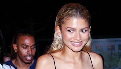 Zendaya Brings Flowers to Tom Holland’s Last ‘Romeo & Juliet’ Show