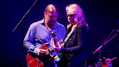 Tedeschi Trucks Band barnstorms Blossom with a rock and soul revue-roadshow for the ages (photos)