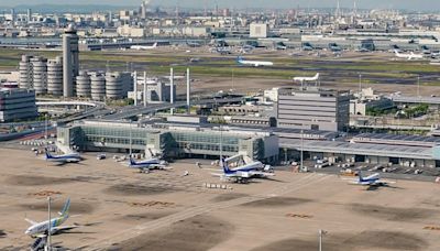 羽田機場傳飛機擦撞 兩架日航客機機翼相碰緊急停飛