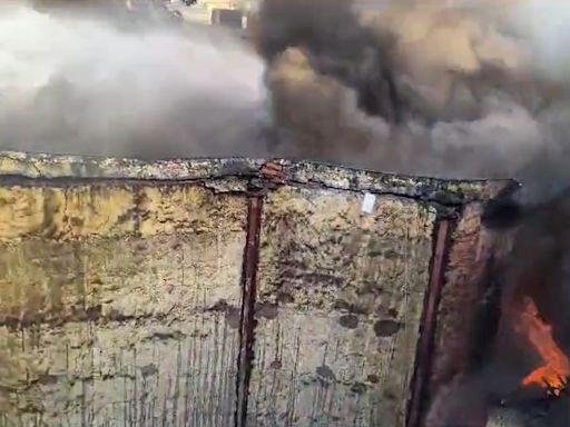 80 shops gutted as fire rips through Chandni Chowk’s Nayi Sadak market