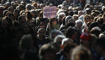 Espanha aprova aborto para jovens de 16 e 17 anos sem autorização dos pais