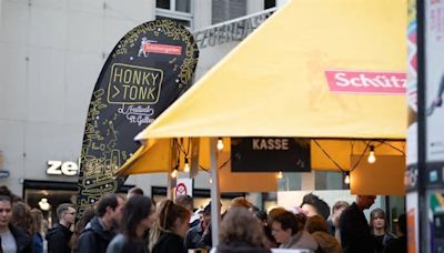 St.Gallen: Honky Tonk mit Valentino Vivace und Ikan Hyu