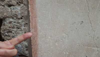Tourist carves his name on a 2,200-year-old Pompeii wall, ordered to pay for its restoration
