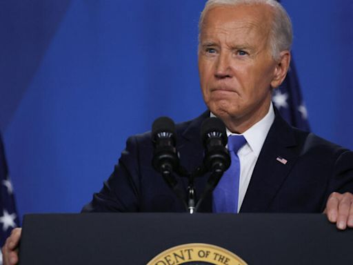 Ni médiocre, ni excellent : face à la presse, un Joe Biden combatif et gaffeur