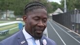 'I beat an Olympian!': Des Moines fifth-grader races DMPS Superintendent Ian Roberts, former Olympic runner - ABC17NEWS