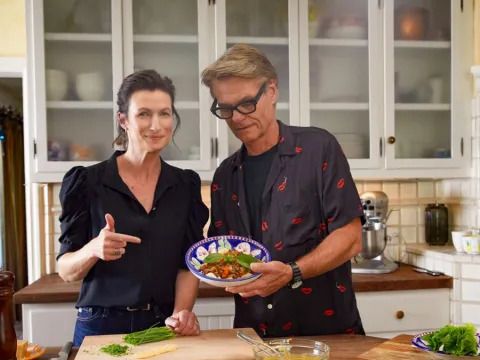 In the Kitchen With Harry Hamlin Season 1 Streaming: Watch & Stream Online via AMC Plus