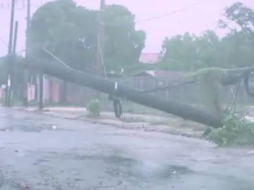 Hurricane Beryl: Jamaica hit by powerful storm