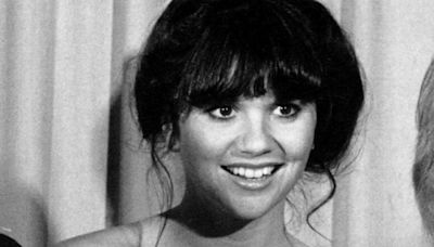 60 years ago Tucson icon Linda Ronstadt was set to graduate. She chose music instead.