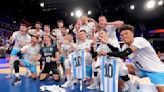 Argentina le ganó a Francia en la Nations League de vóleibol y los jugadores celebraron mostrando camisetas de Lionel Messi