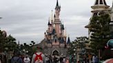 Californie : Les salariés du parc Disneyland approuvent le principe d’une grève