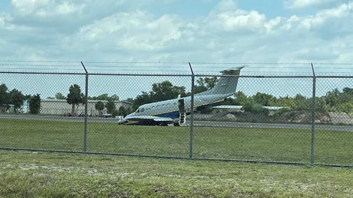 Plane crashes during takeoff at Buckingham Airfield