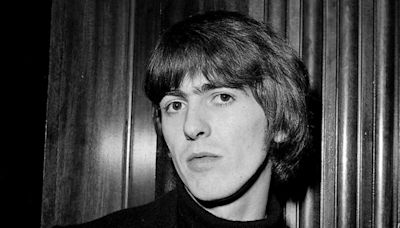 Infidelidades y un intento de asesinato: George Harrison, las revelaciones de la nueva biografía del Beatle silencioso - La Tercera