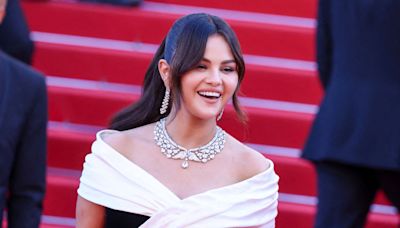 Selena Gomez, très amincie, elle affiche sa taille de guêpe en couverture du Time