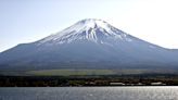 日警搜救失聯登山客 發現富士山火山口3人倒地心肺停止