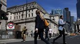 BOE Leaves Rates on Hold, Hinting at Readiness for Cuts