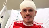 Renê, Lateral do Inter, atualiza estado de saúde após forte choque de cabeça