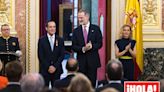 El orgullo de Amelia Bono en el homenaje que su padre ha recibido de manos del rey Felipe