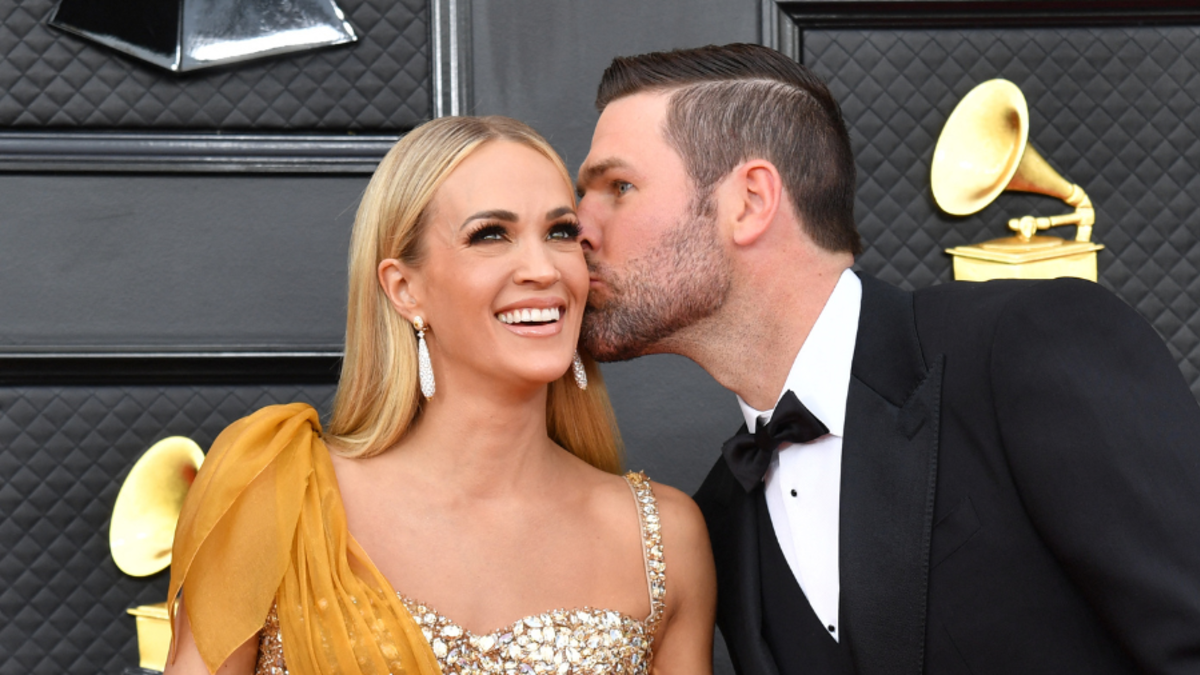 Carrie Underwood Says Mike Fisher Helps Sons Get Mother's Day Gifts | US 96.9