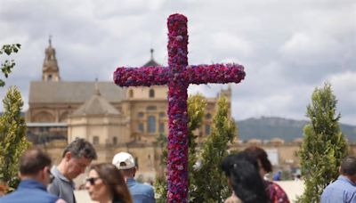 Andalucía celebra toda su diversidad con mflores de Cruz de Mayo