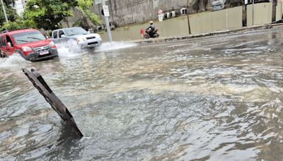 Defesa Civil registra alagamento, inundação e risco de desabamento em Fortaleza