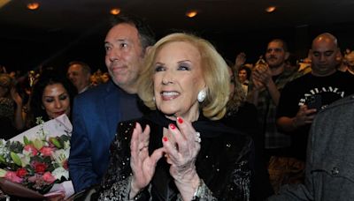 Mirtha Legrand fue al teatro a ver Mamma Mia y sorprendió al público con un mensaje para el elenco