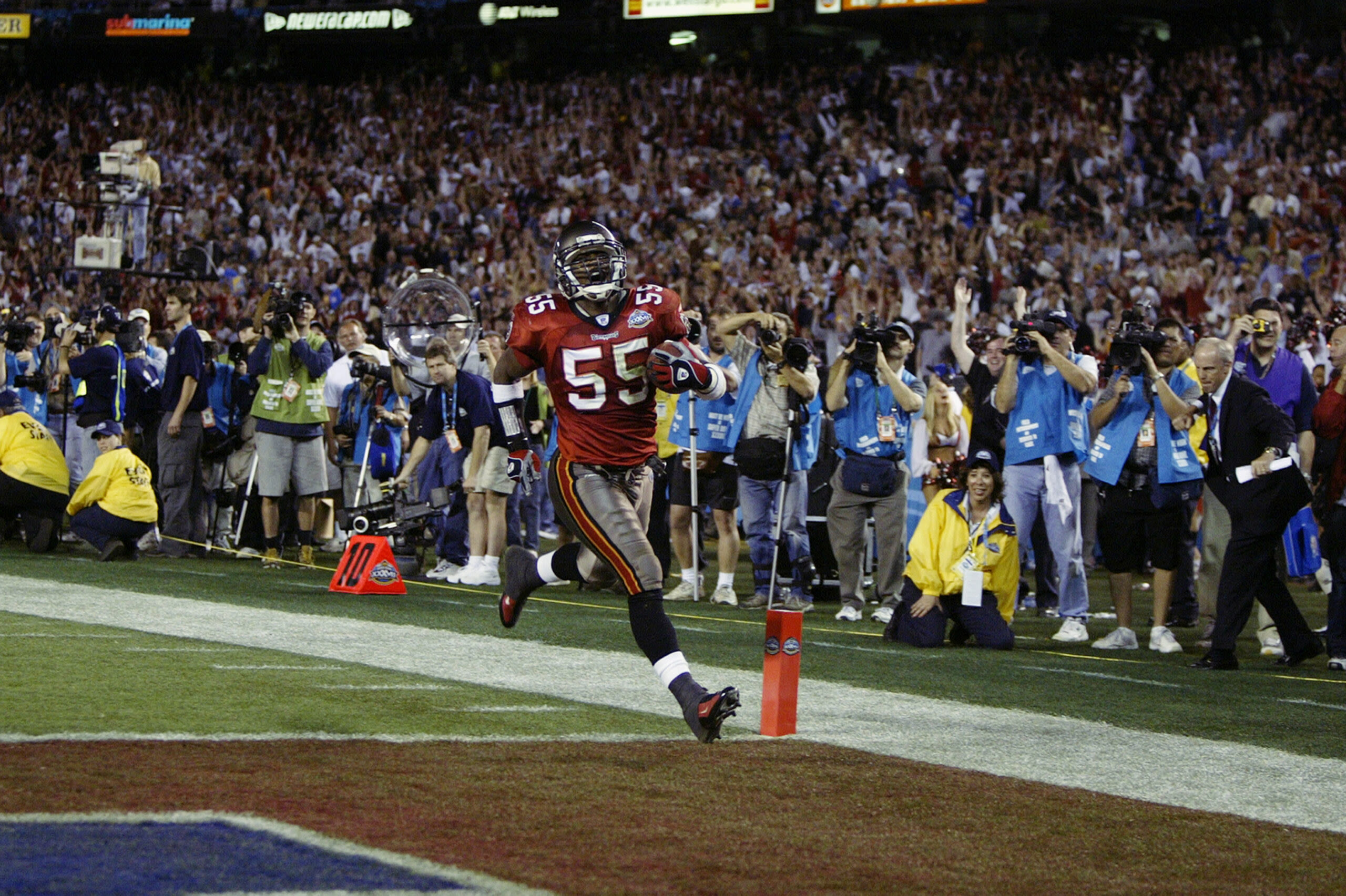 WATCH: Every interception from Derrick Brooks’ Hall of Fame career