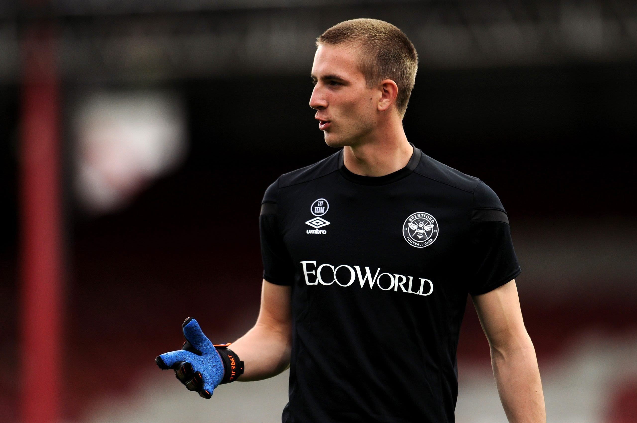 Former Brentford goalkeeper set to join Kortrijk from Viking