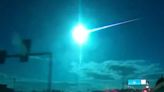 Un meteorito azul ilumina el cielo de la península