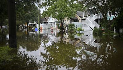 La tormenta tropical Debby generó un tornado mortal e inundaciones en Carolina del Norte después de tocar tierra por segunda vez en EE.UU.