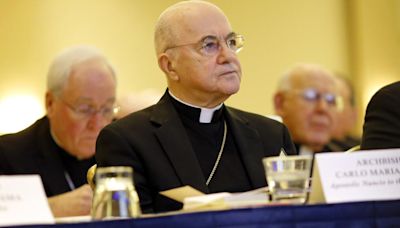 Vatican: l'archevêque Carlo Maria Viganò excommunié pour avoir rejeté l'autorité du pape