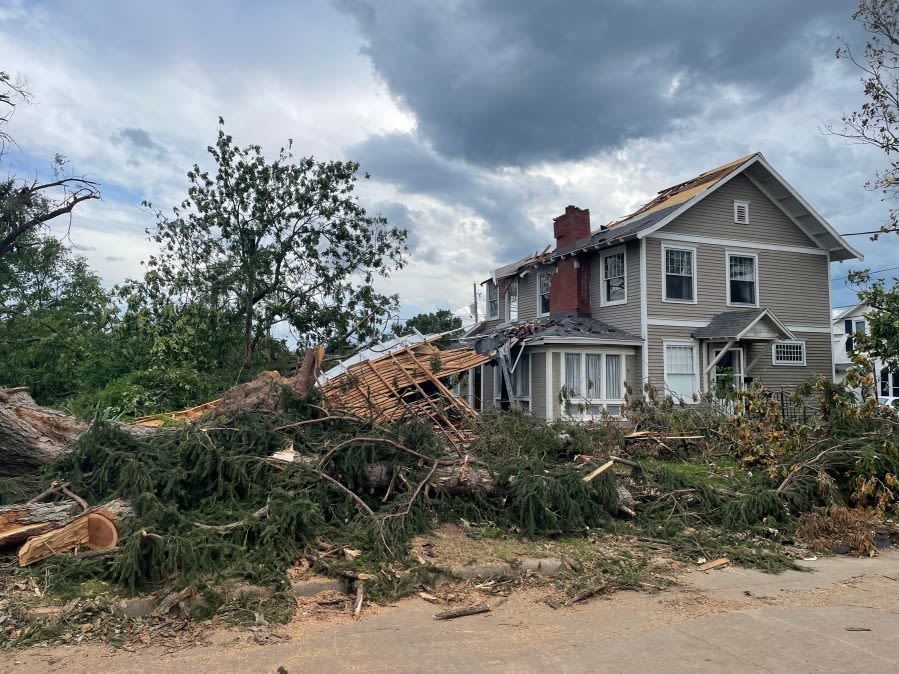 Arkansas Contractors Licensing Board gives tips for hiring contractors to repair storm damage