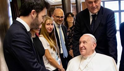 El gobernador Ignacio Torres visitó al Papa Francisco en el Vaticano