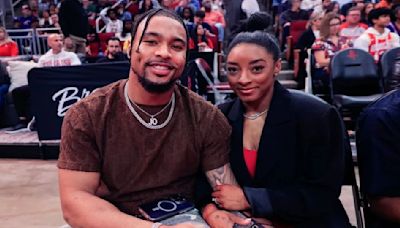 Simone Biles' Husband Jonathan Owens T-Shirt Shouts Love at Paris Olympics Finals