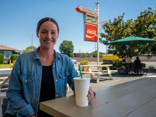 West Sacramento’s beloved peach milkshakes are back at this 61-year-old burger joint