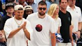 Dallas crowd boos Travis Kelce at NBA playoff with Patrick and Brittany Mahomes