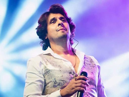 Sonu Nigam to celebrate his birthday with fans, plans a special movie date with them