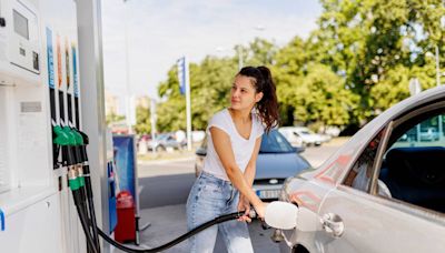 Los precios de la gasolina siguen volátiles en Florida, pero no afectarán los viajes