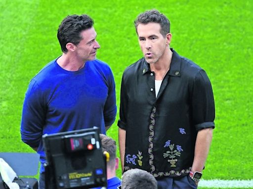 Hugh Jackman y Ryan Reynolds se reúnen en LA UEFA Euro 2024