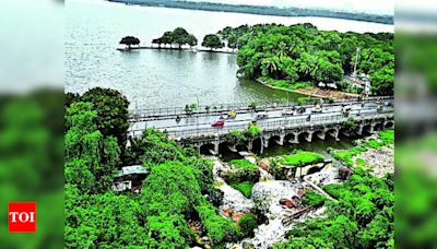 Three Major Water Bodies in Hyderabad Fill Up Due to Continuous Rains | Hyderabad News - Times of India