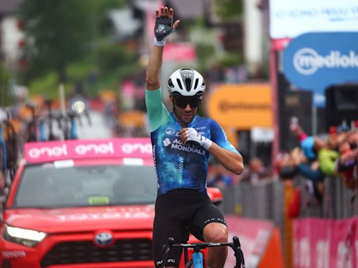 Giro d'Italia: Andrea Vendrame solos to stage 19 victory in Sappada