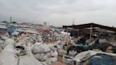 Autopartes y un cerro de materiales eléctricos y tubos eran almacenados en una recicladora que no tenía permisos