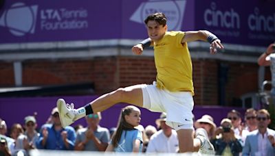 Tournoi ATP du Queen's: Alcaraz, N.2 mondial et tenant du titre, surpris par Draper en huitièmes