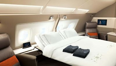 Como é a suíte luxuosa da Singapore Airlines, semelhante a um hotel, que garantiu à companhia o título de 'melhor primeira classe do mundo'