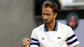 Medvedev accedió por tercera vez a los octavos de final en Roland Garros
