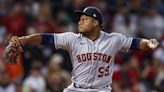 El zurdo dominicano Framber Valdez y los bates latinos levantan el vuelo de los Astros en Detroit