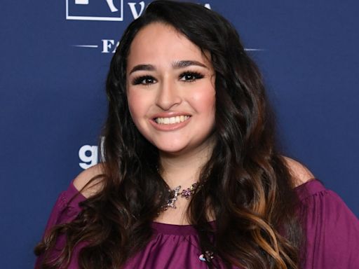 Jazz Jennings Looks 'Absolutely Stunning' in New Swimsuit Photos Amid Weight Loss Journey