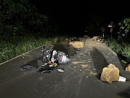 新北三峽大落石砸傷機車騎士 茅埔路暫封閉